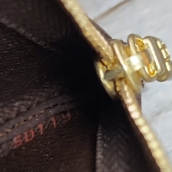 New! 100% Authentic!! Louis Vuitton Damier Ebene Key Pouch - Picture 7 of 12